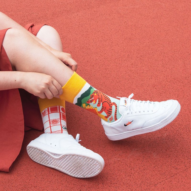 狮子山下的鬥兽场 - 港乜港袜 - 儿时玩意不对称袜 - 袜子 - 棉．麻 橘色