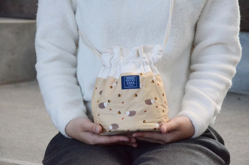 ::浏海树:: 侧背水桶包＿小刺猬 (东京限量款/现货供应中) - 侧背包/斜挎包 - 其他材质 橘色