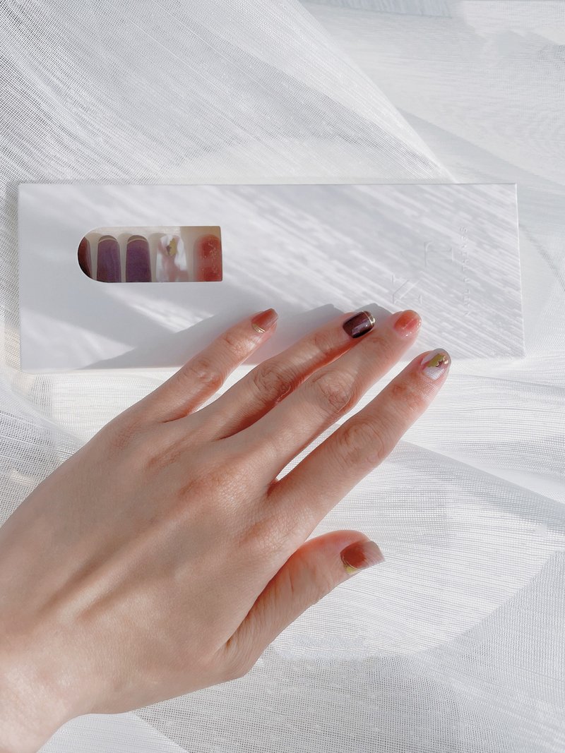 凝胶甲贴 指甲贴 独家设计款 ND02 迷情黑森林 - 指甲油/指甲贴 - 颜料 咖啡色