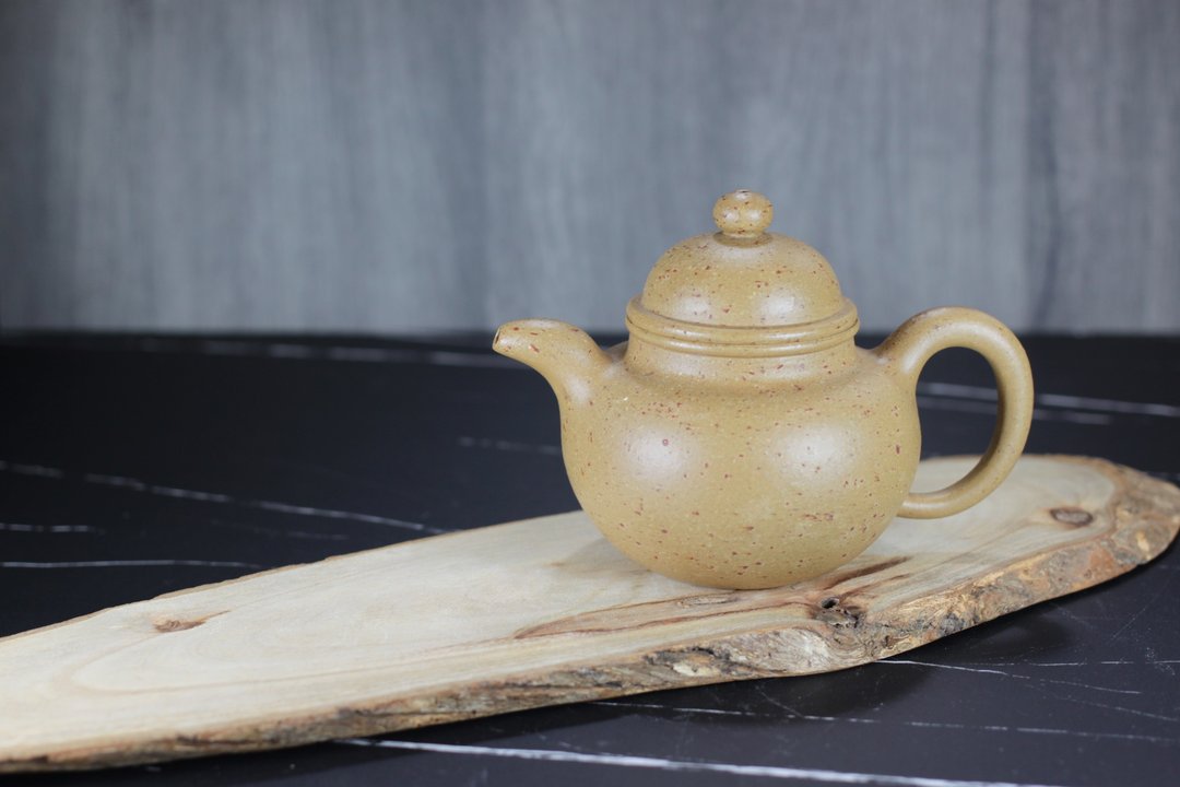 【沐春生活】掇球 葵黄朱泥 宜兴紫砂 王成助工制 240ml - 茶具/茶杯 - 陶 