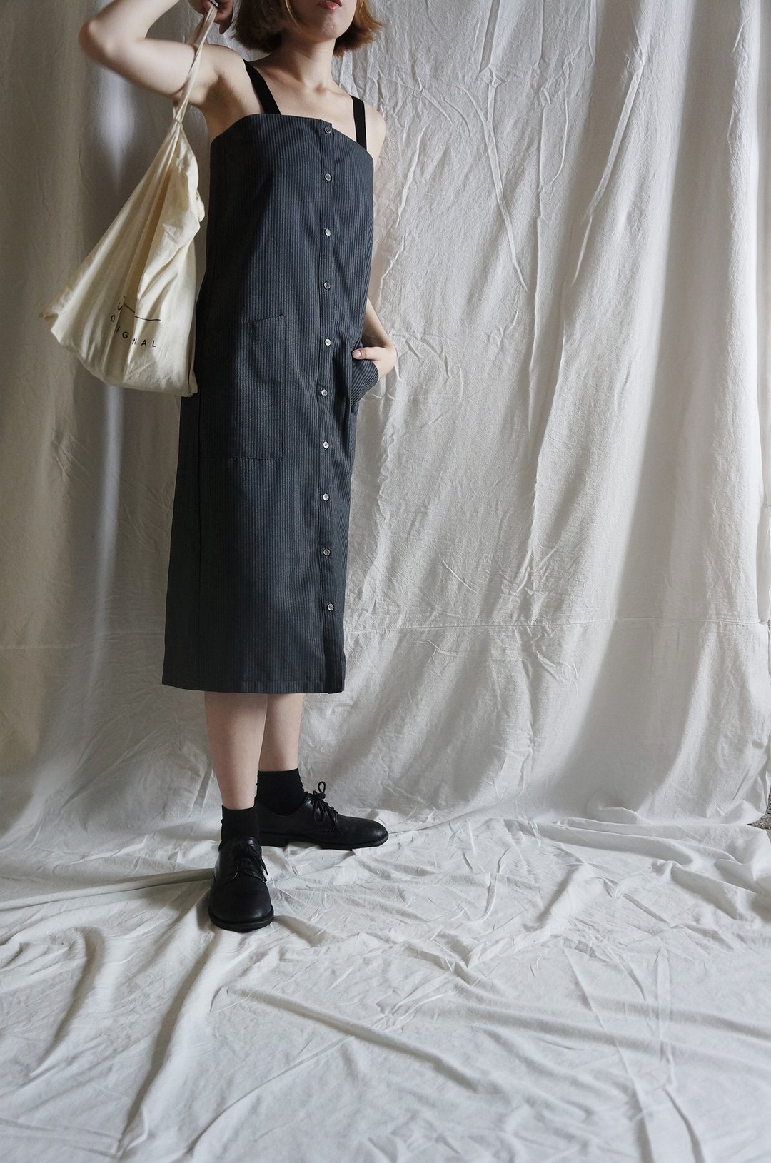 camisole dress 灰色条纹系扣飘带吊带连衣裙 - 洋装/连衣裙 - 其他人造纤维 灰色