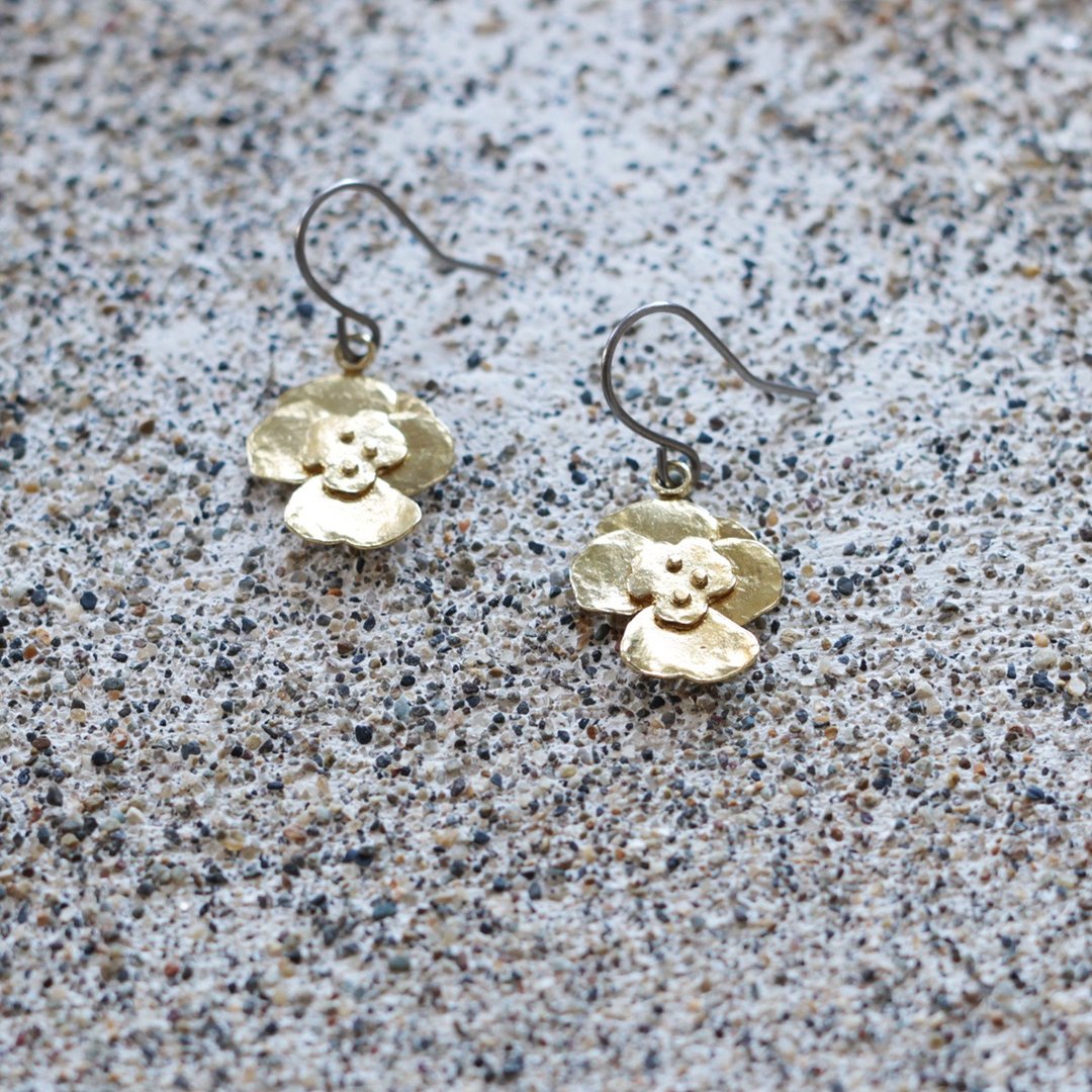 Viola Earrings P527 - 耳环/耳夹 - 其他金属 金色