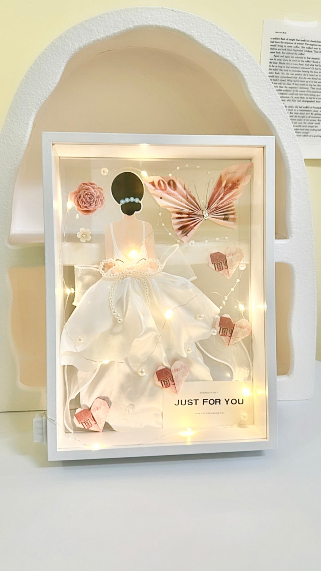 【婚纱公主】钞票婚纱 婚纱相框 钞票公主 含现金 600 附赠提袋 - 干燥花/捧花 - 植物．花 