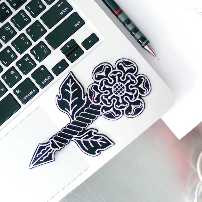 矛纹身刺绣贴片设计 - 纹身贴 - 绣线 白色