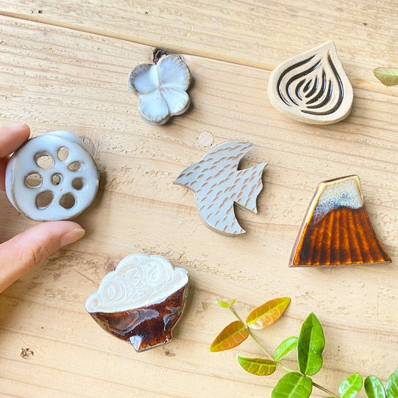 小石瓦烧 小石瓦烧 筷子托 Keishugama 陶瓷 洋葱 莲藕 五 - 筷子/筷架 - 陶 白色