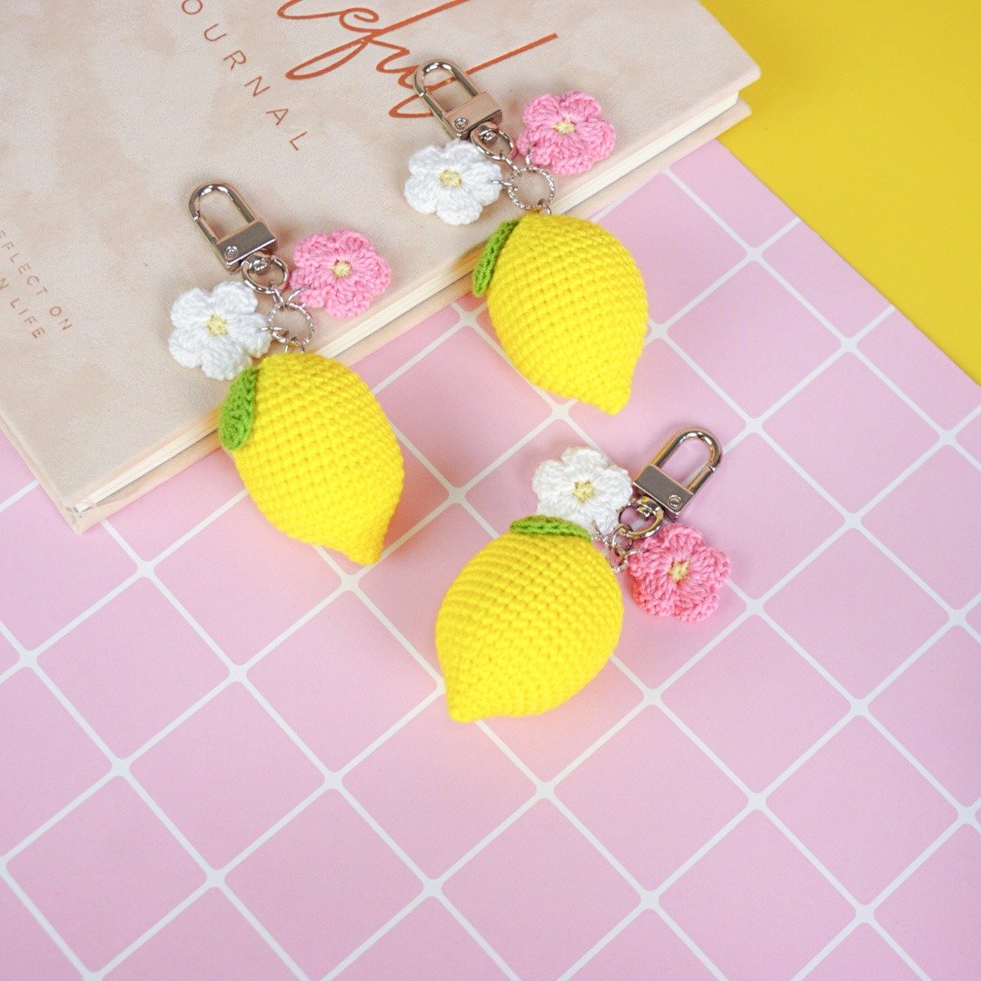 lemon keychain charm zipper  key ring key chain bag charm handmade gift - 吊饰 - 棉 黄色