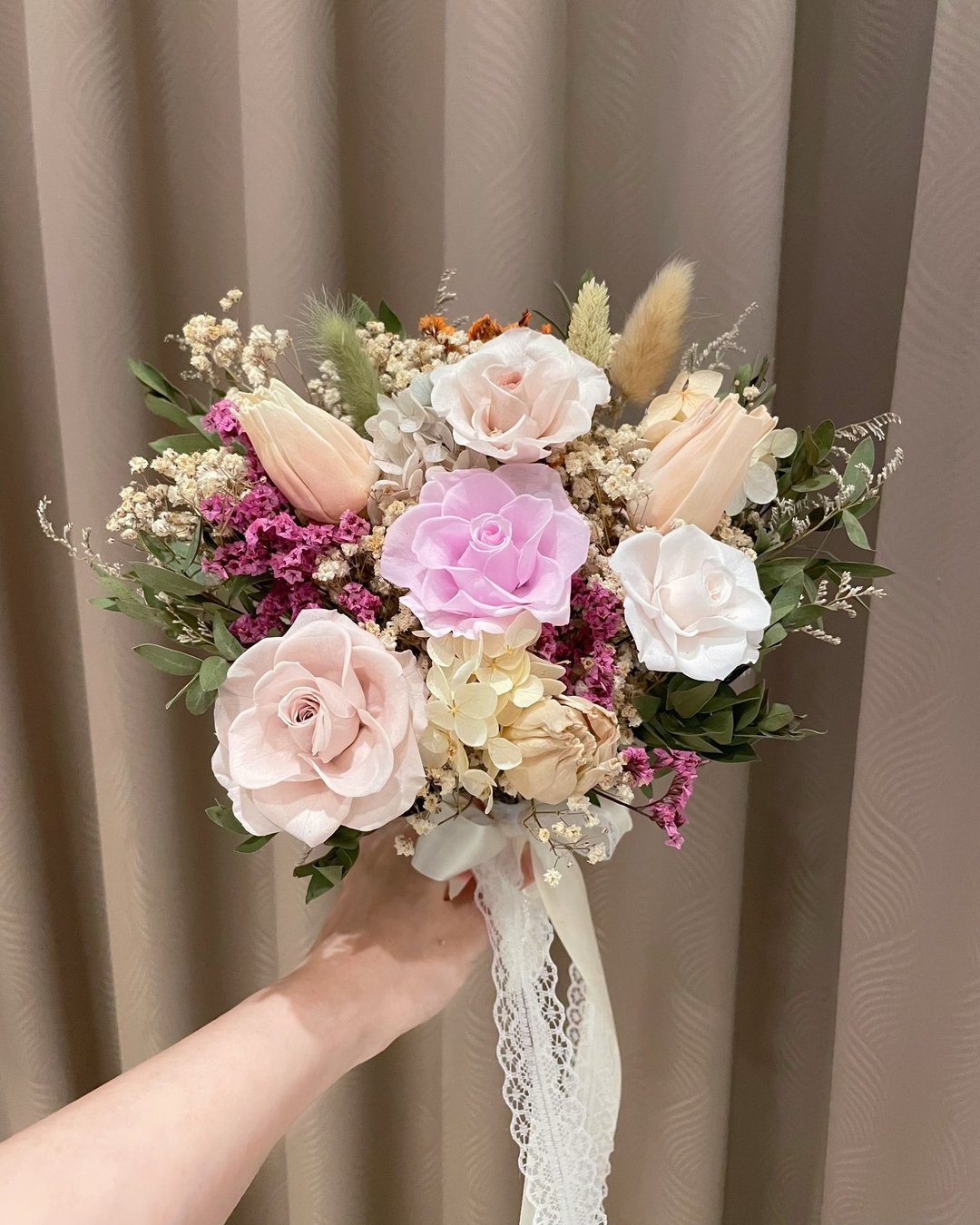 浅粉干燥郁金香捧花 永生花捧花 结婚捧花 新娘捧花 登记捧花 - 干燥花/捧花 - 植物．花 粉红色