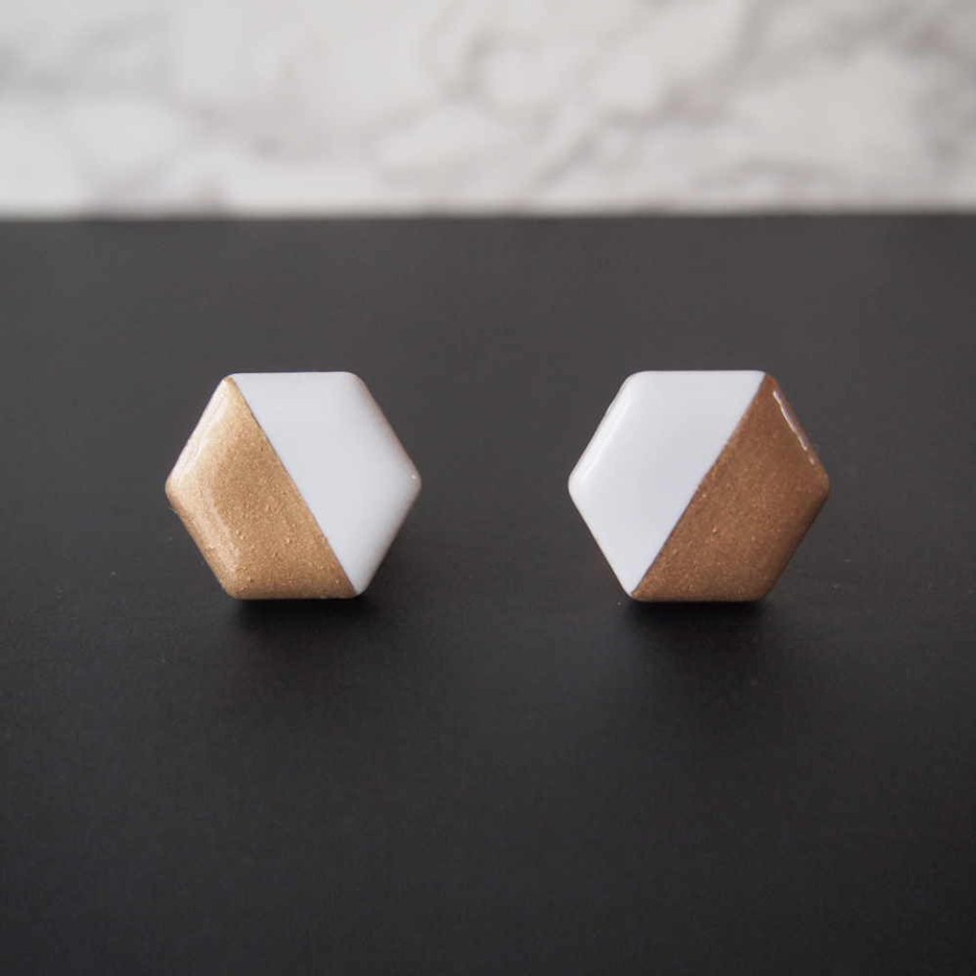 Hexagonal Mino ware two-tone (white) Clip-On - 耳环/耳夹 - 瓷 白色