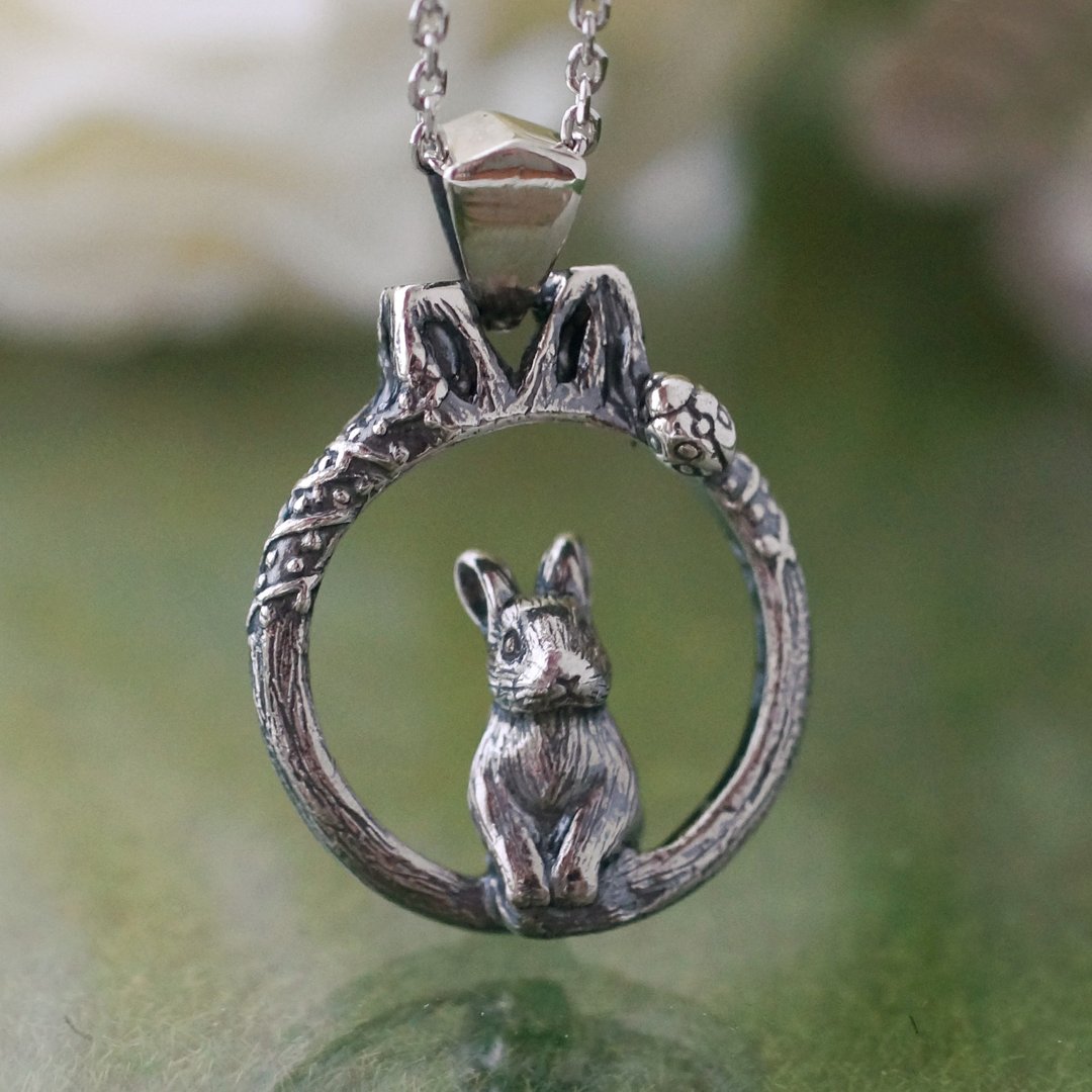 Forest rabbit and ladybugs pendant - 项链 - 纯银 银色