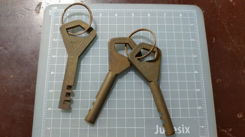 早期古董钥匙  铜制老钥匙3支一标 - 钥匙链/钥匙包 - 其他金属 