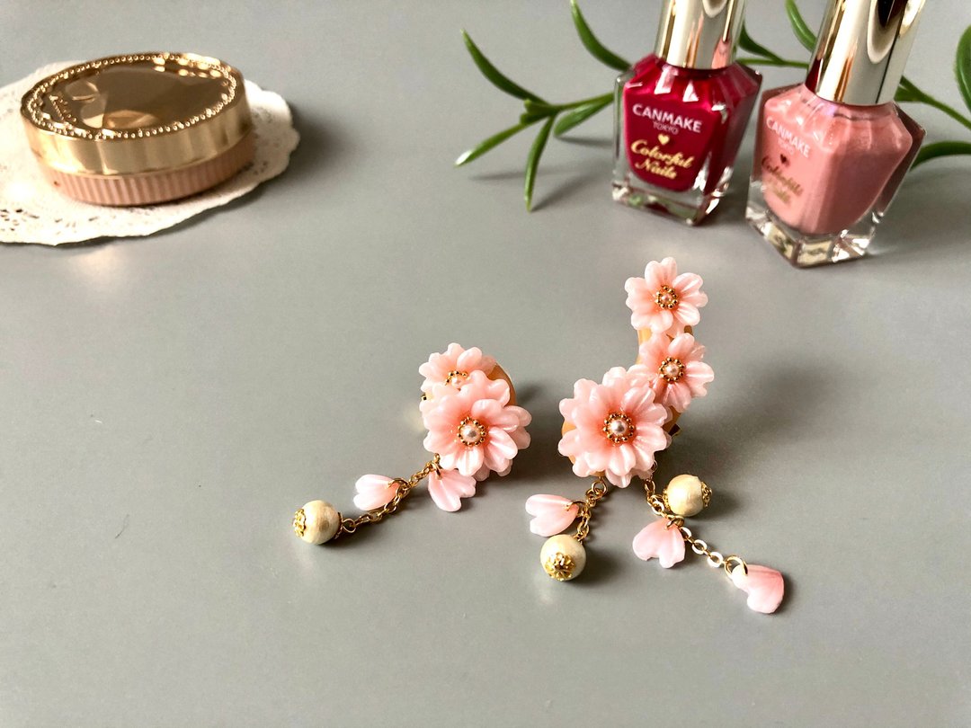 Cherry ear cuff asymmetry - 耳环/耳夹 - 粘土 粉红色