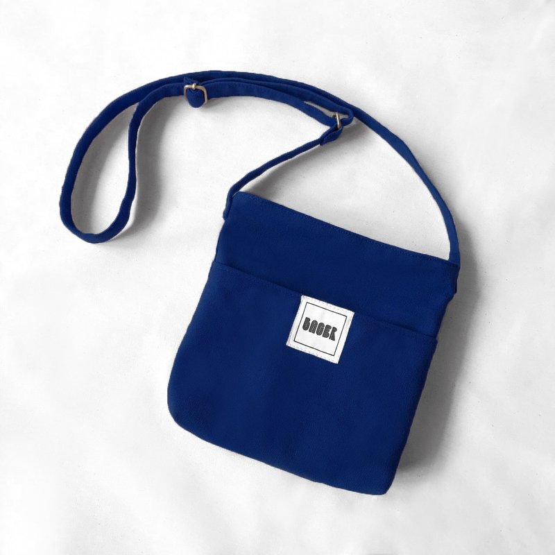 简约轻便方形吐司斜背包 /  宝蓝 - 侧背包/斜挎包 - 其他材质 蓝色