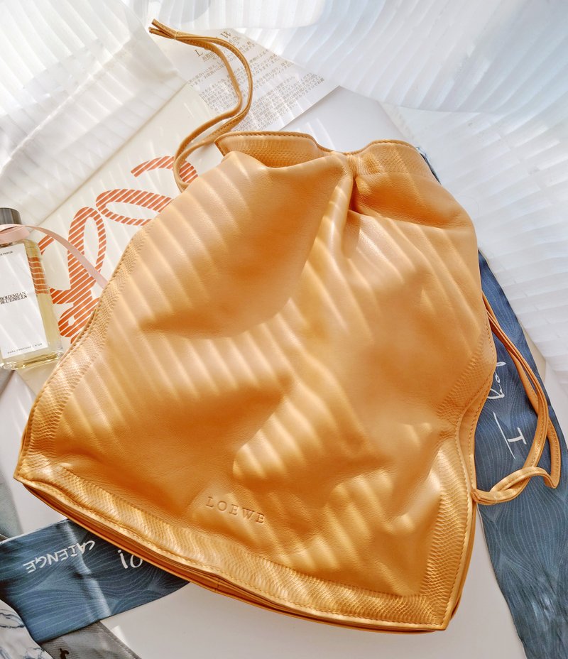 中古美品 Loewe Flamenco 蜜糖色束口袋肩背包斜挎包单肩包束绳包 - 侧背包/斜挎包 - 真皮 卡其色