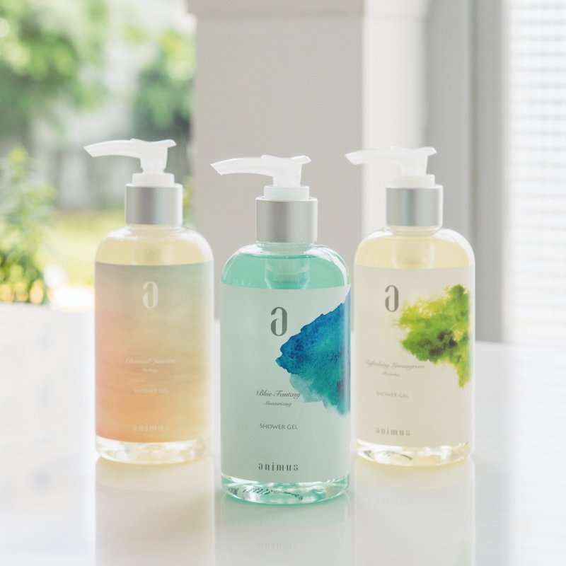 7折《身体净白组》沐浴露 X 1 + 身体去角质 X 2 - 手足保养 - 其他材质 多色