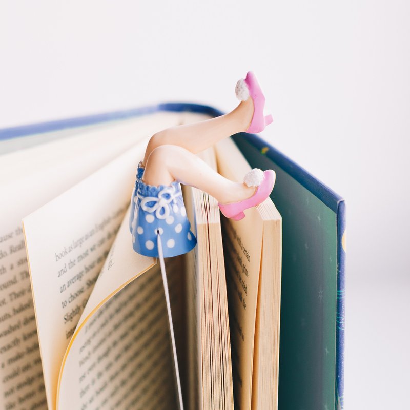 Retro Housewife bookmark gift for book lovers (Blue) - 书签 - 粘土 蓝色