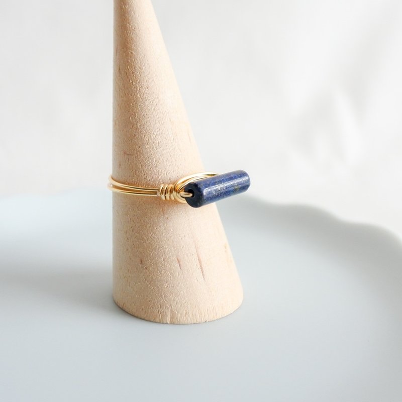 Lapis Lazuli – slender– Gold Ring – Natural Stone Ring - 戒指 - 其他金属 蓝色