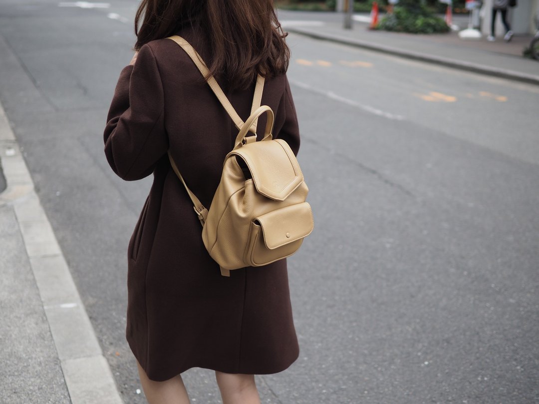 Alice (beige) : Backpack, cow leather, travel, cream bag, leather bag - 后背包/双肩包 - 真皮 卡其色