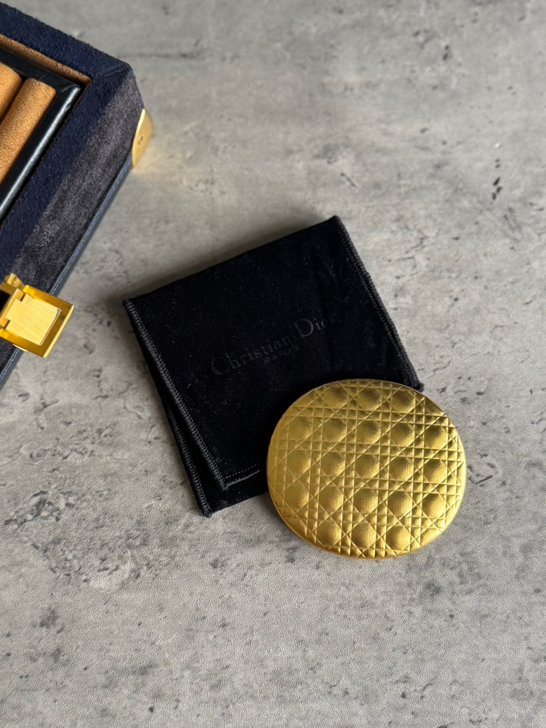 中古正品 Christian Dior 迪奥 菱格 Lady Dior 镜子 化妆镜 随身 - 彩妆刷具/镜子/梳子 - 其他金属 金色