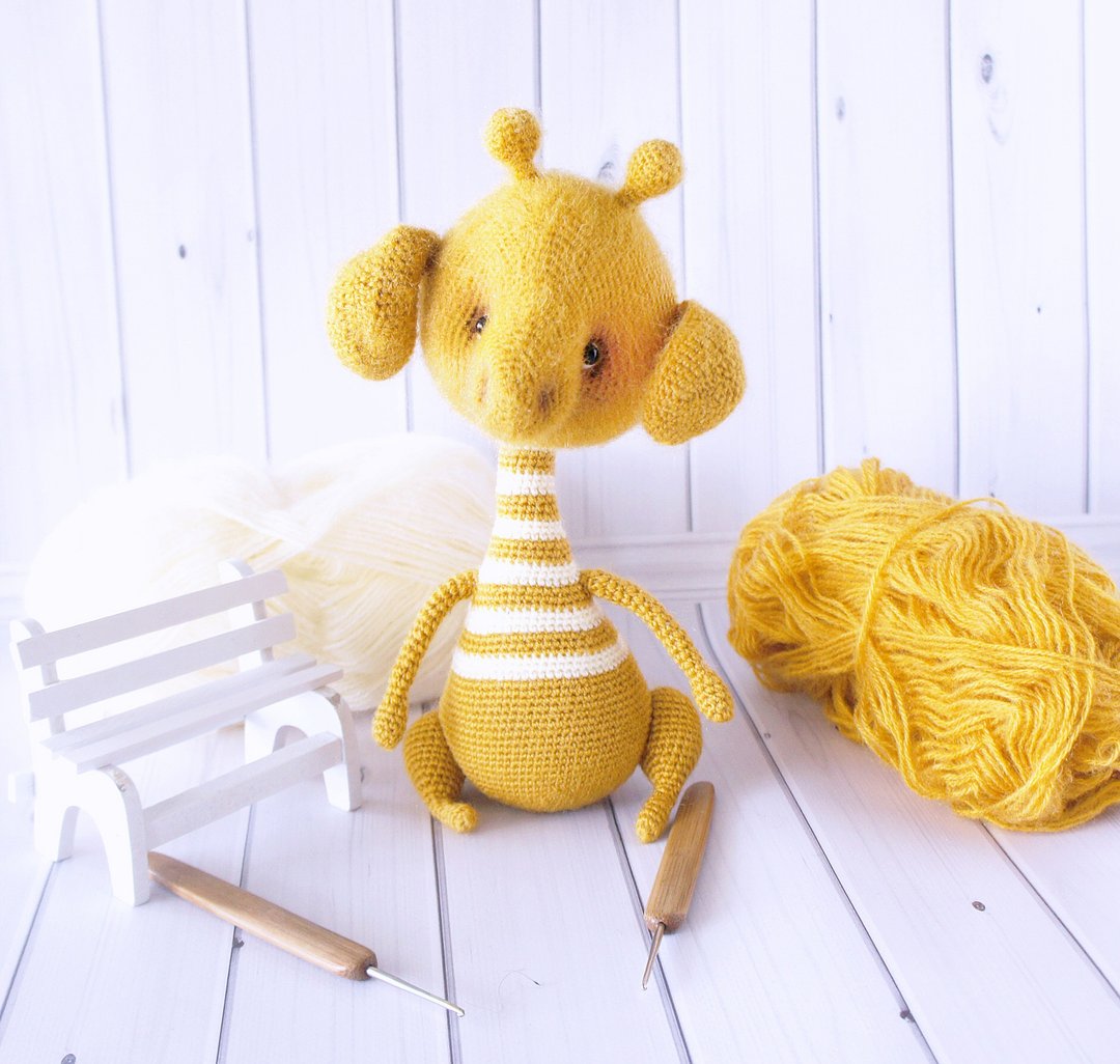 Funny Giraffe toy, Yellow stuffed animal toy, Decorative accent Safari nursery - 玩偶/公仔 - 羊毛 黄色