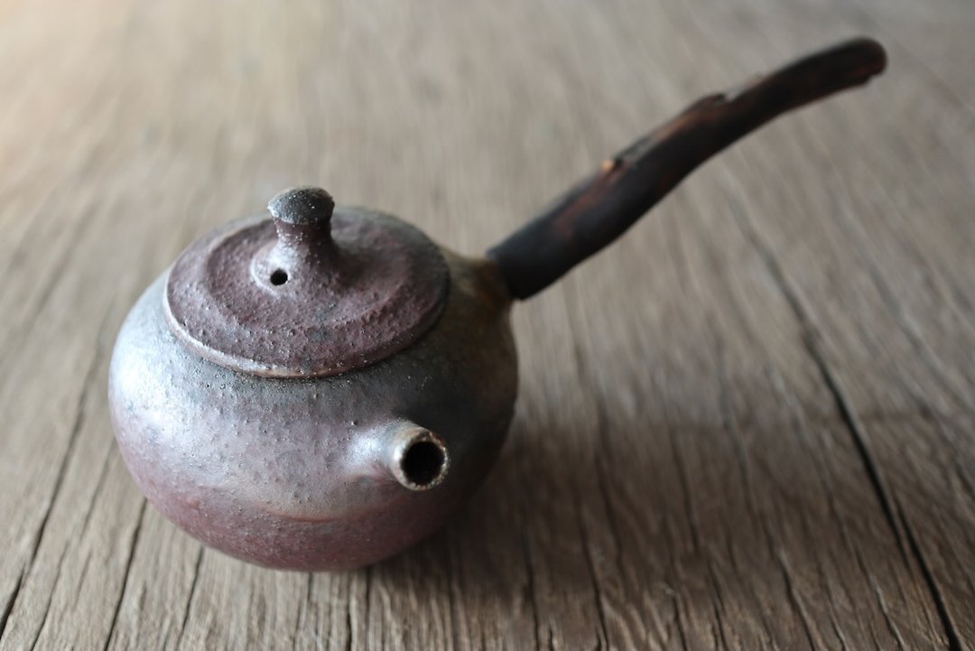 柴烧木柄侧把壶 - 茶具/茶杯 - 陶 咖啡色