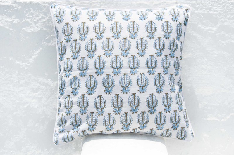 手工木刻印抱枕套 纯棉抱枕套 手工印花抱枕套-法式浪漫 水蓝花朵 - 枕头/抱枕 - 棉．麻 蓝色