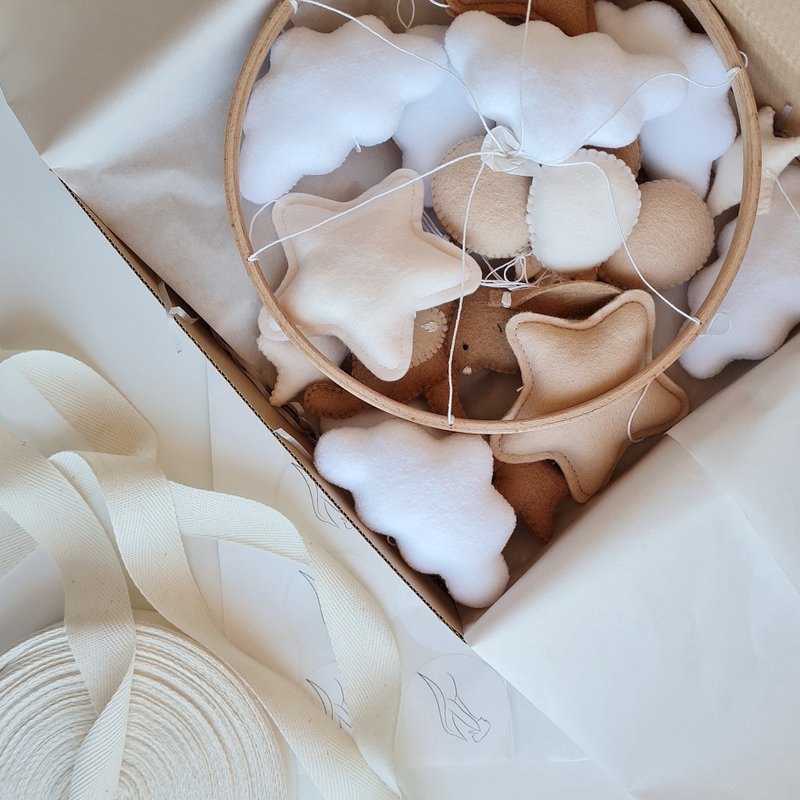 Bunny baby mobile, Chocolaty nursery, Hare balloons baby mobile, Star decor - 玩具/玩偶 - 其他材质 咖啡色