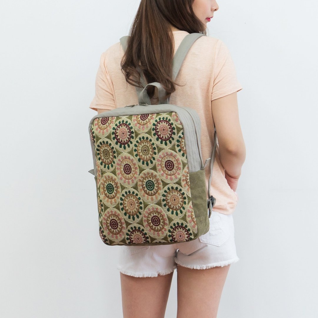 Handmade female floral backpack - 后背包/双肩包 - 真皮 多色