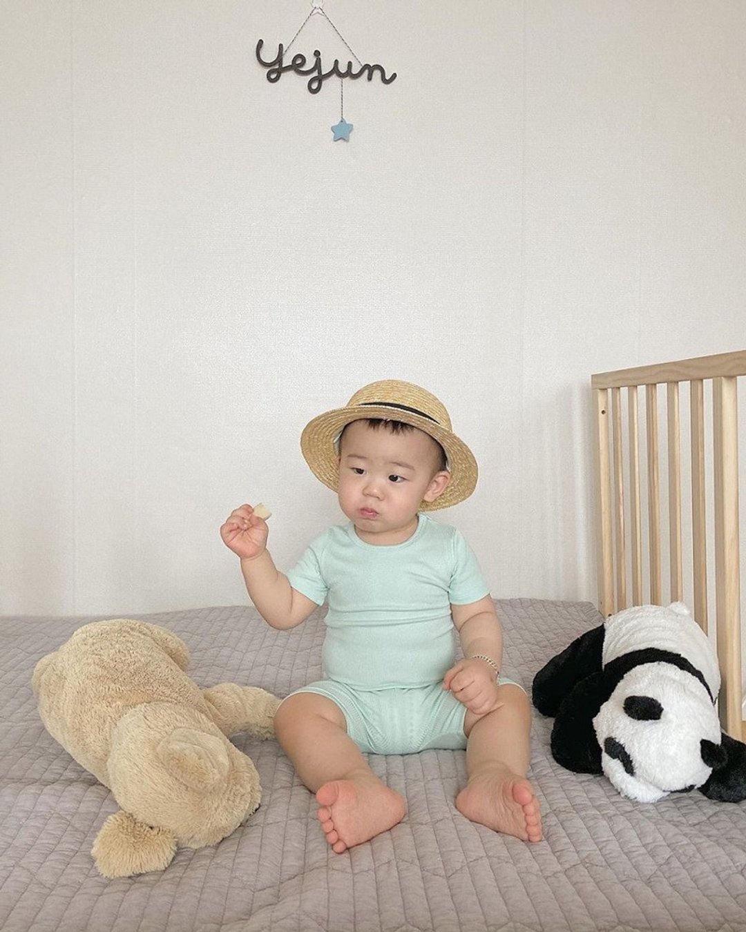 超弹力// 韩国糖果色系舒适超弹力纯色暗条纹居家服套装 Tsum Set - 童装上衣 - 其他材质 