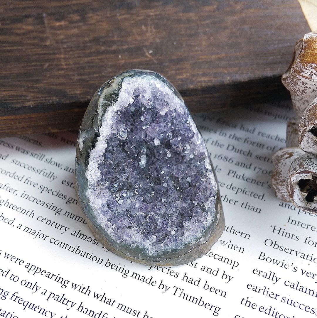 Amethyst 巴西产地 原皮紫水晶 小晶镇 天然矿石 原矿 - 摆饰 - 其他材质 