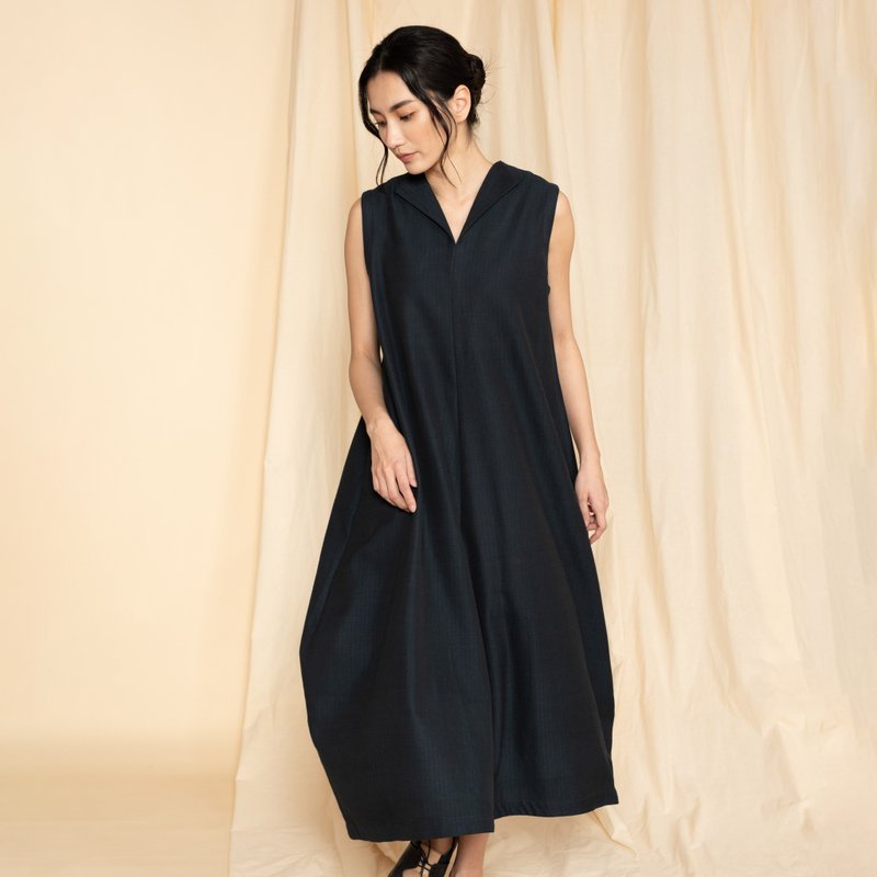 手织布_星语翻领无袖洋装_墨塘 - 洋装/连衣裙 - 棉．麻 黑色