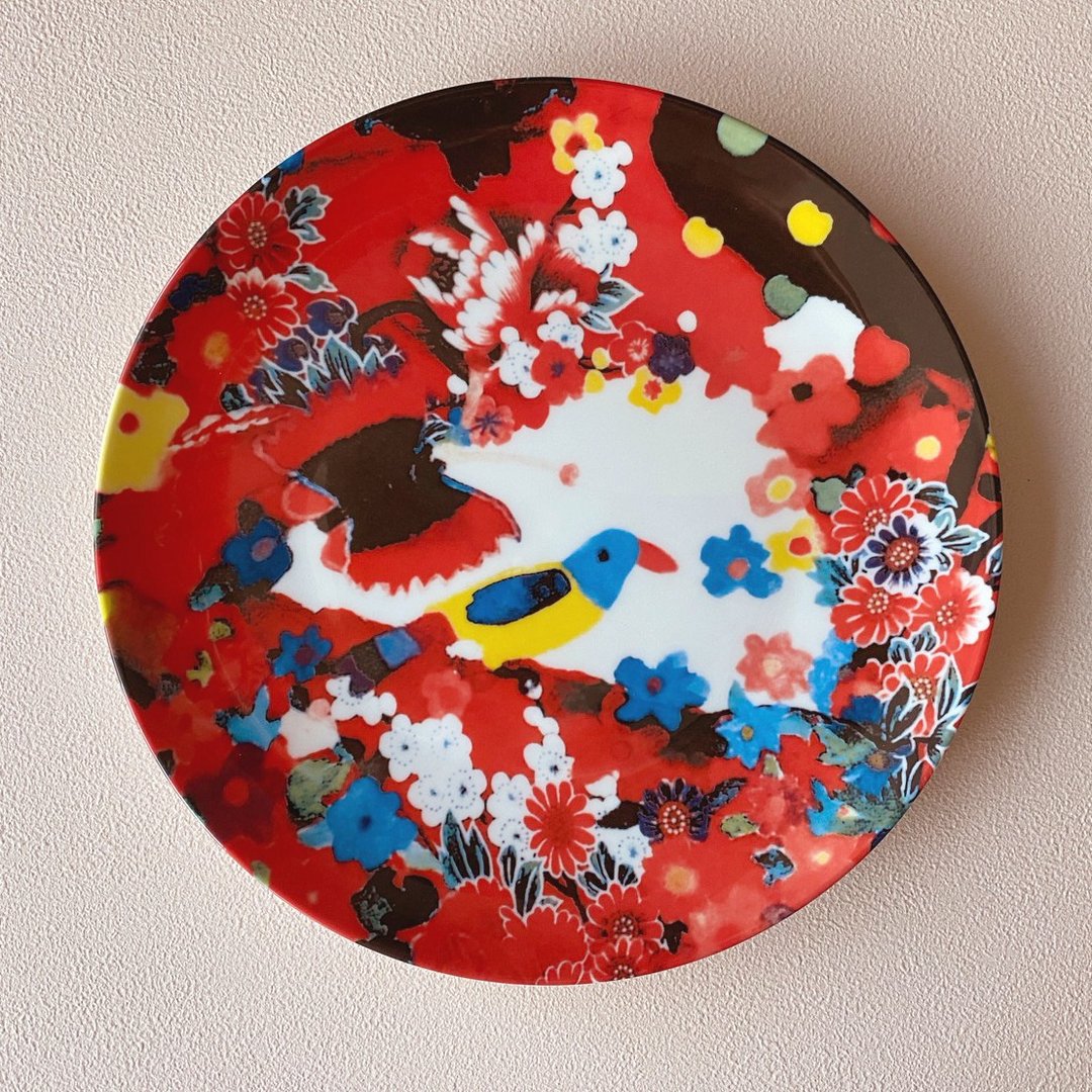 艺术瓷盘-鸟语花香(礼盒盘架)小光点画廊身心障碍艺术画家-彭嘉惠 - 盘子/餐盘/盘架 - 瓷 多色