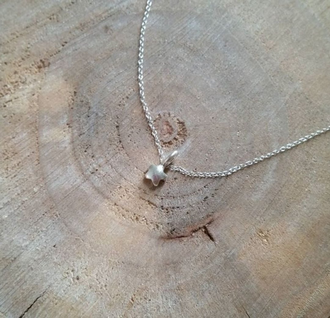 约6 MM纯银小星星 - 简约 纯银锁骨链 (链条为1mm粗) 6MM silver star 925 silver necklace - 锁骨链 - 其他金属 银色