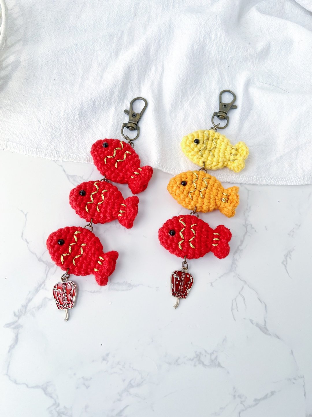 【兔贝儿】编织作品~年年有鱼新年小物~钥匙圈 - 钥匙链/钥匙包 - 棉 白色