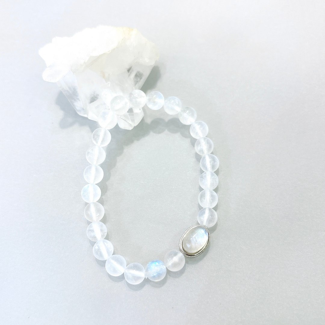 Ops Moonstone silver bracelet-月光石/蓝光/纯银/极简/弹性绳 - 手链/手环 - 其他金属 白色