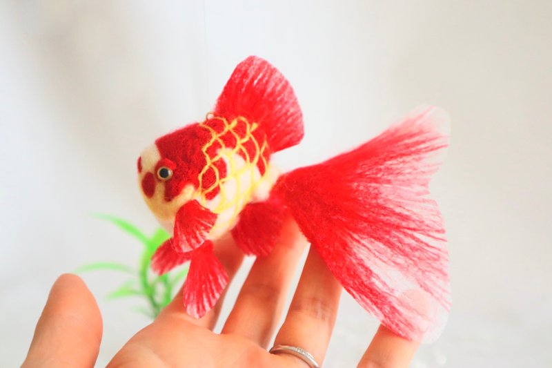 悠游金鱼吊饰 M - 锦鲤琉金 - - 玩偶/公仔 - 羊毛 红色