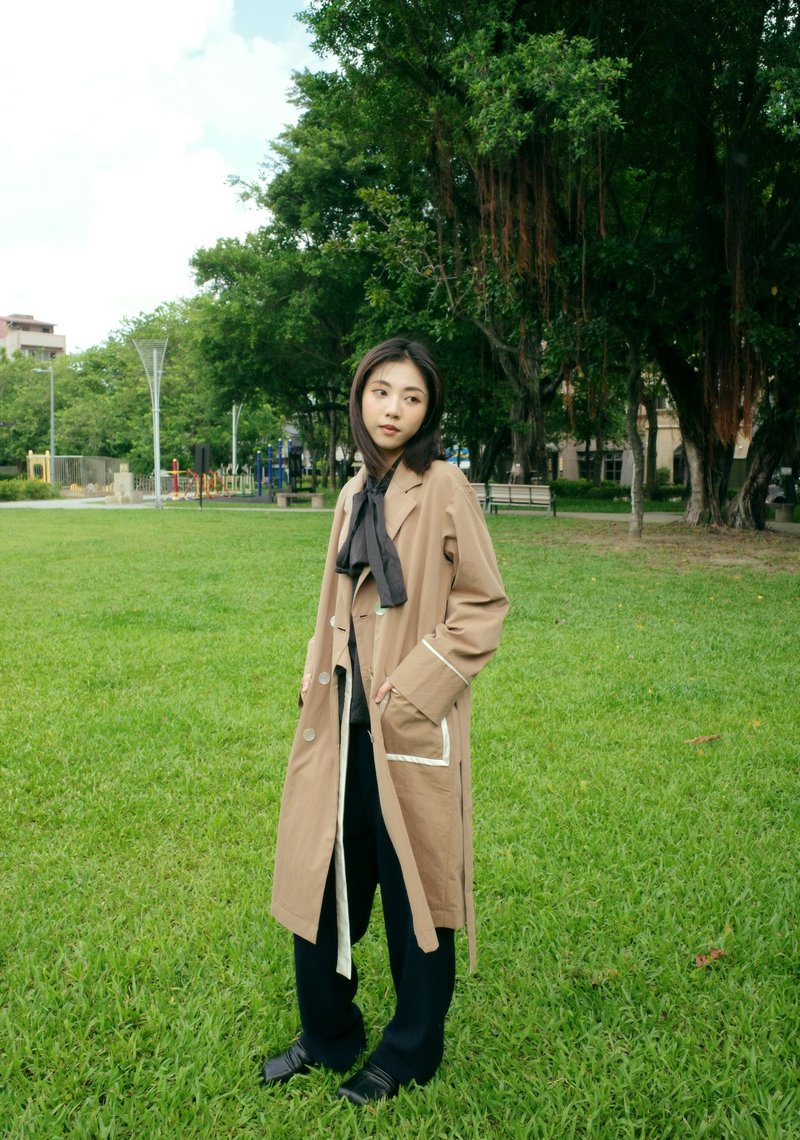 UUIN   _ 卡其绑带风衣 - 女装休闲/机能外套 - 聚酯纤维 卡其色