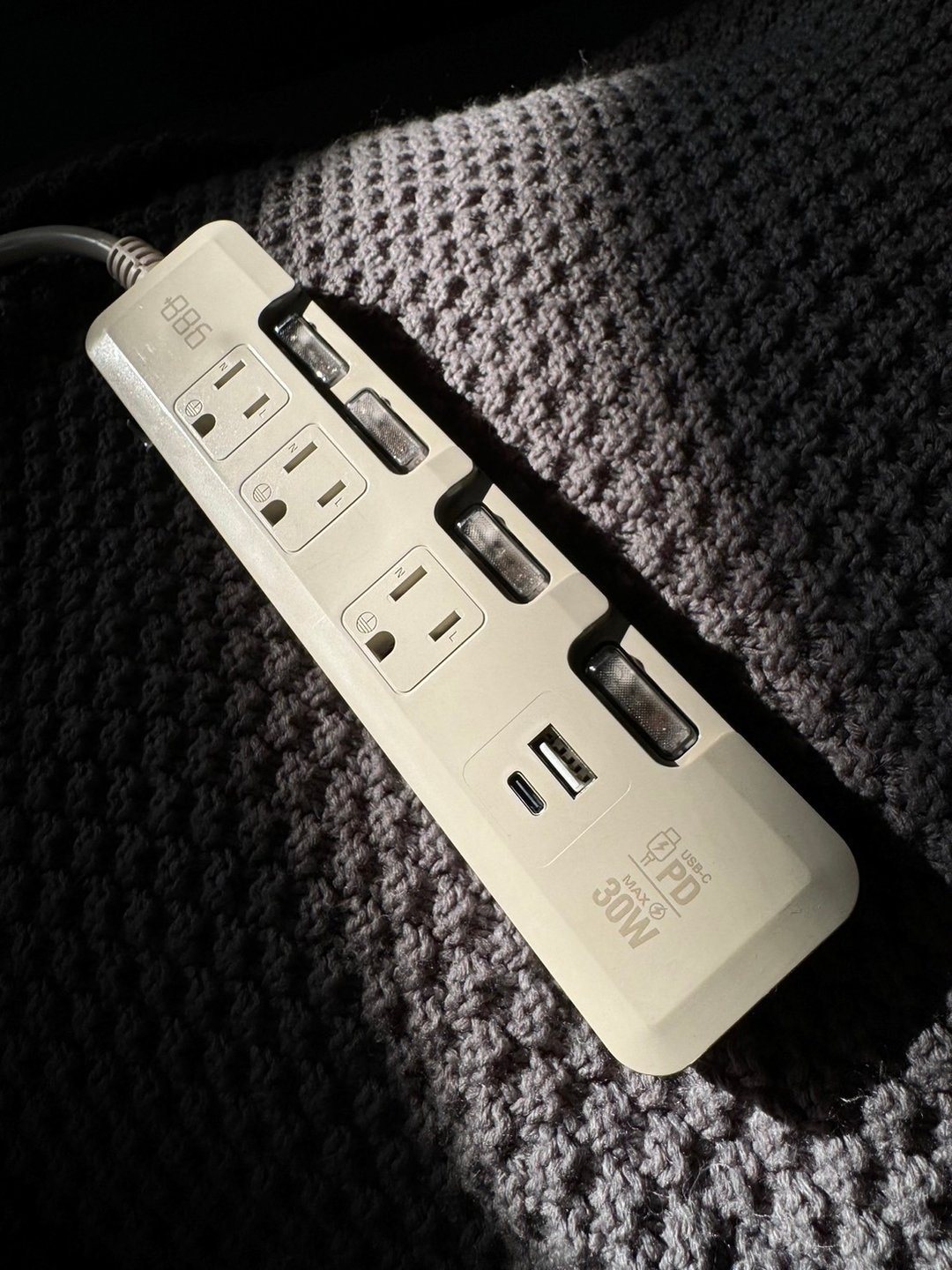 +886 极野家 4开3插 USB+Type C PD 30W 快充延长线 1.8米 淡奶茶 - 其他 - 其他金属 卡其色