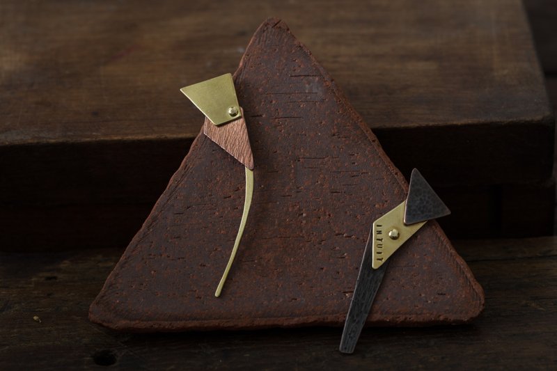 铆钉耳环2号 Riveting Earstuds - 耳环/耳夹 - 铜/黄铜 金色