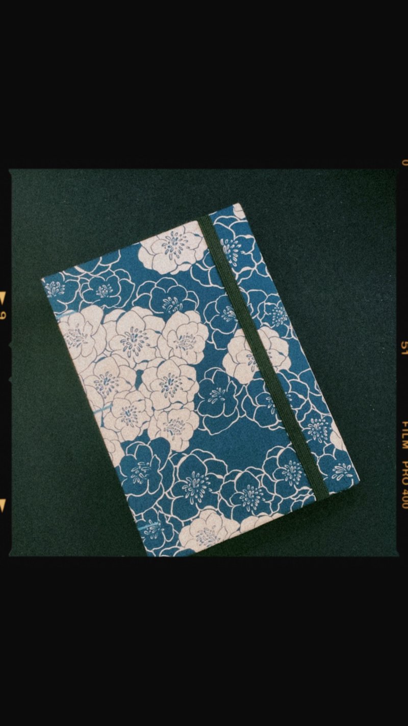 【圣诞礼物】蓝の花香绽放 - 2026 无时效 A6 手缝手帐本 - 笔记本/手帐 - 纸 