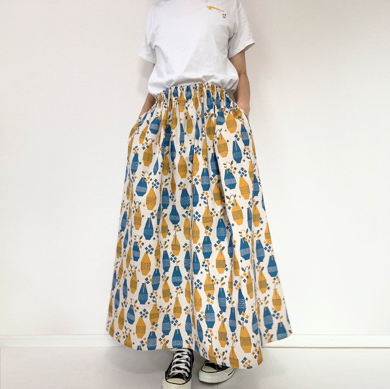 花瓶 棉麻  长裙　花的　米白色 - 裙子 - 棉．麻 白色