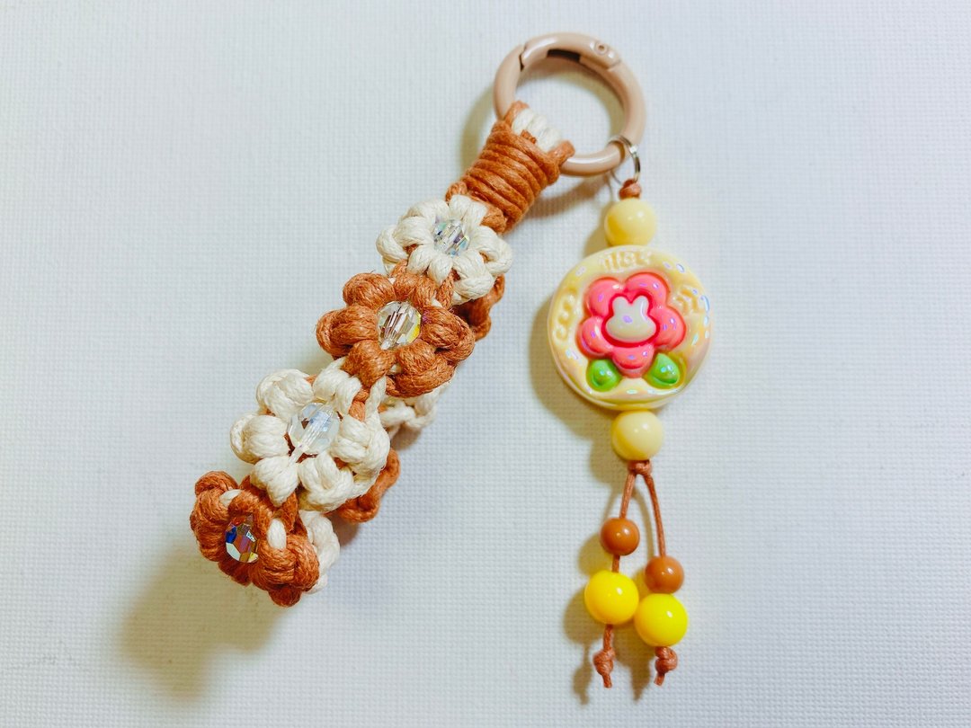 迷之作—水晶闪闪编织花吊饰 - 吊饰 - 棉 多色