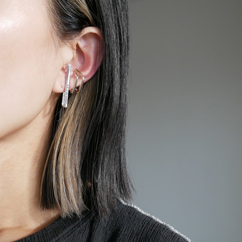悬挂式耳骨夹 LS 纵向 / 银色 C129 - 耳环/耳夹 - 纯银 银色