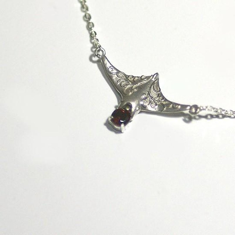 Manta ray pendant swimming with Gemstone S [Free Shipping] - 项链 - 其他金属 蓝色