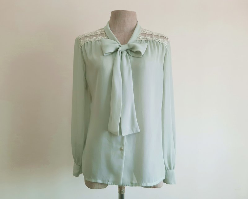 复古淡绿领结衬衫 女款长袖透肤蕾丝上衣 S码 - 女装上衣 - 聚酯纤维 绿色