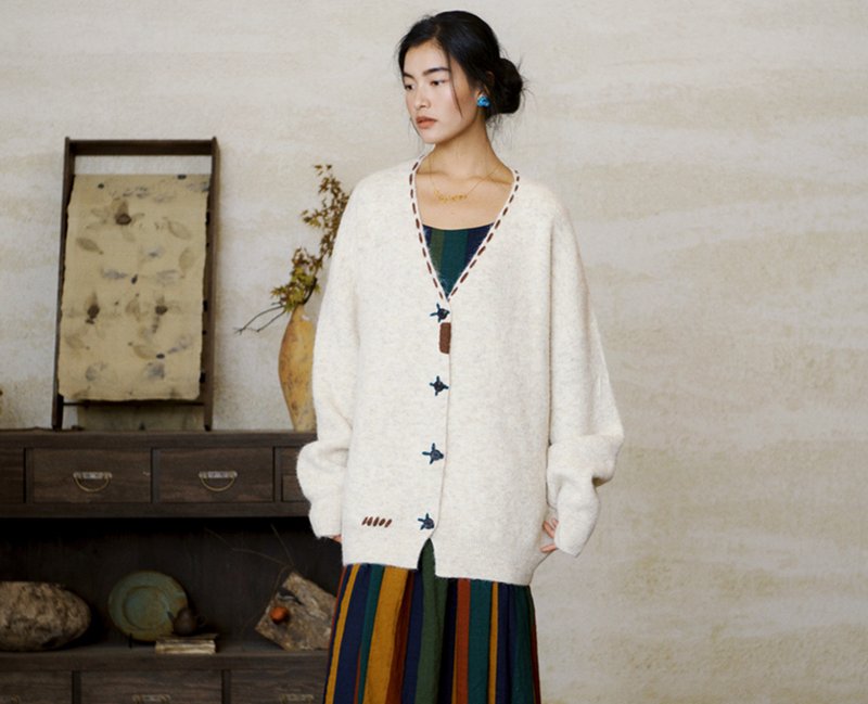 【温柔软糯】新中式复古藏风 V领针织开衫 - 女装上衣 - 其他材质 白色