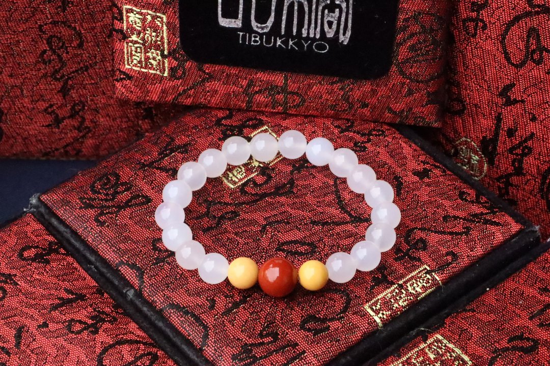 原矿白玛瑙手珠 8mm 蓝晶石隔珠 节日祝贺礼物 白玉髓手链 设计 - 手链/手环 - 宝石 