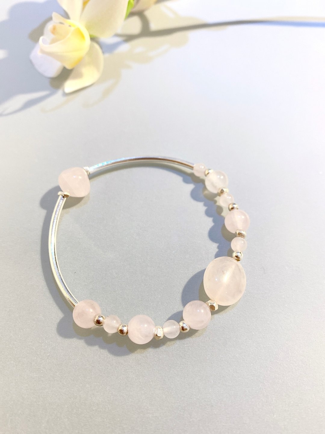 Ops Quartz bracelet -粉晶/手链/弹性/原矿/桃花/恋爱运/银管 - 手链/手环 - 宝石 粉红色