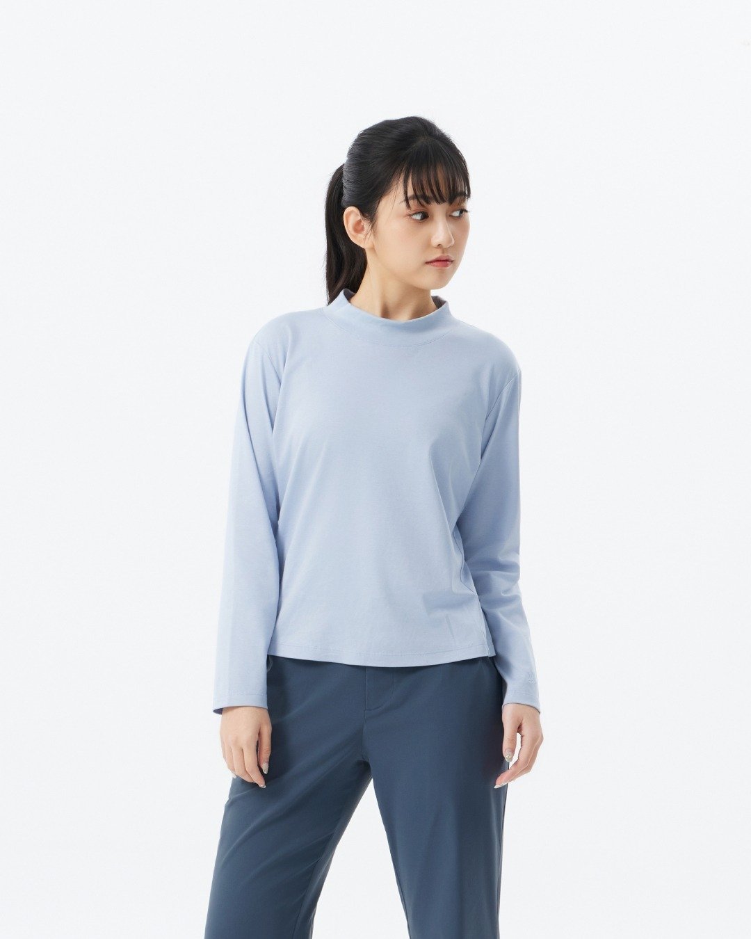 舒适小高领修身上衣 (天蓝) - 女装上衣 - 聚酯纤维 蓝色