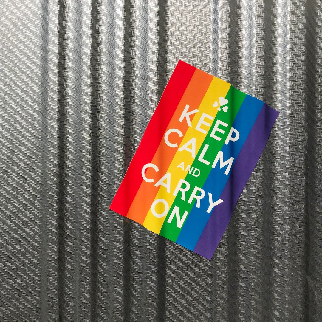六色彩虹贴纸 - KEEP CALM AND CARRY ON - 贴纸 - 防水材质 多色
