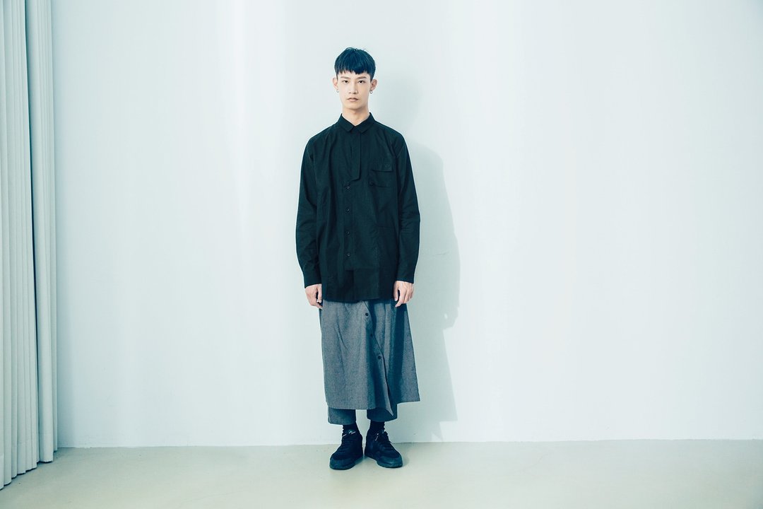 I . A . N Design 光 . 缺口  (深灰/黑) 有机棉 Organic Cotton - 其他 - 棉．麻 黑色